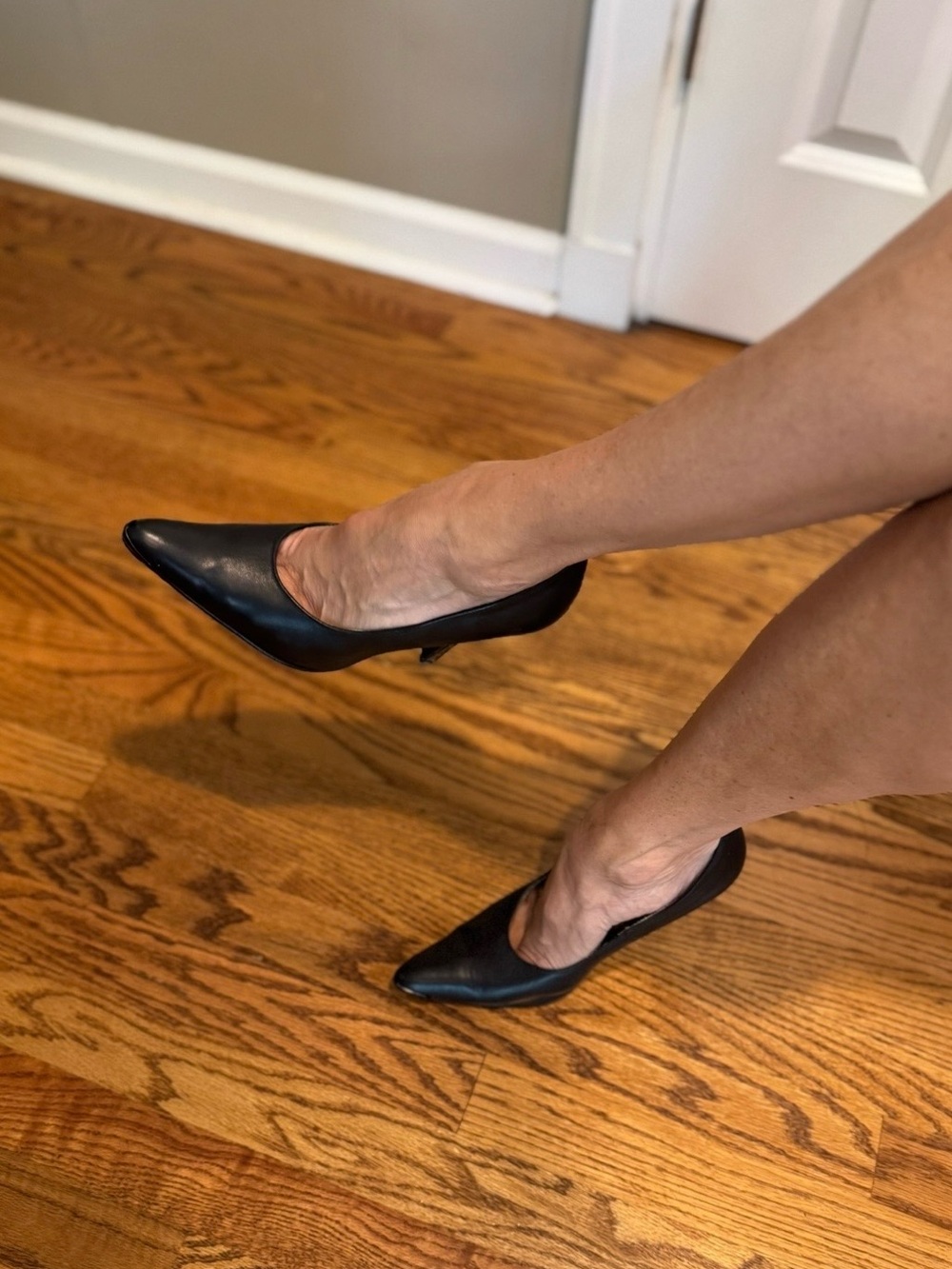 Colin Stuart Black Pointed Toe Leopard Insole Pumps